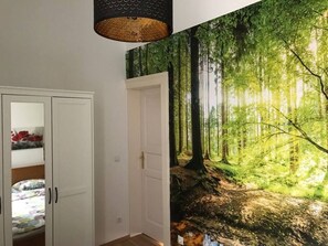 2 bedrooms, desk, iron/ironing board, WiFi