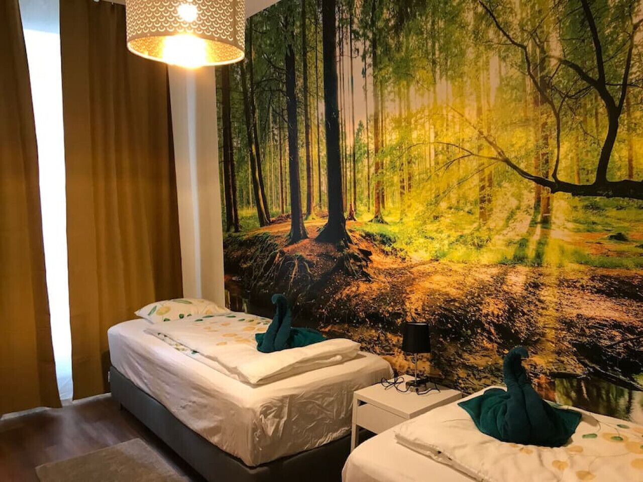 2 bedrooms, desk, iron/ironing board, WiFi