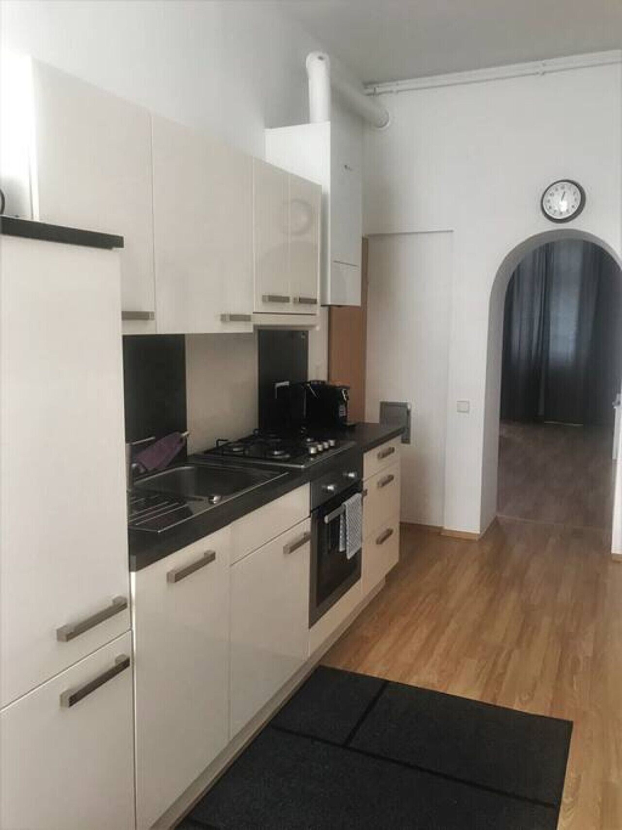 Frigorifero, forno, piano cottura, lavastoviglie