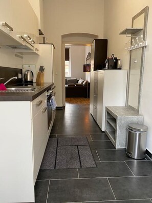 Réfrigérateur, four, plaque de cuisson, lave-vaisselle