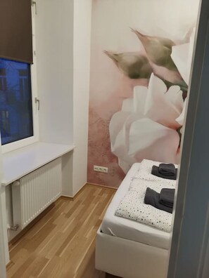 1 bedroom, desk, iron/ironing board, WiFi