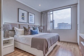 2 dormitorios, tabla de planchar con plancha, wifi y ropa de cama
