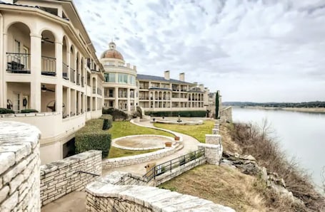 Property grounds. Puerto Azul - The Island at Lake Travis
