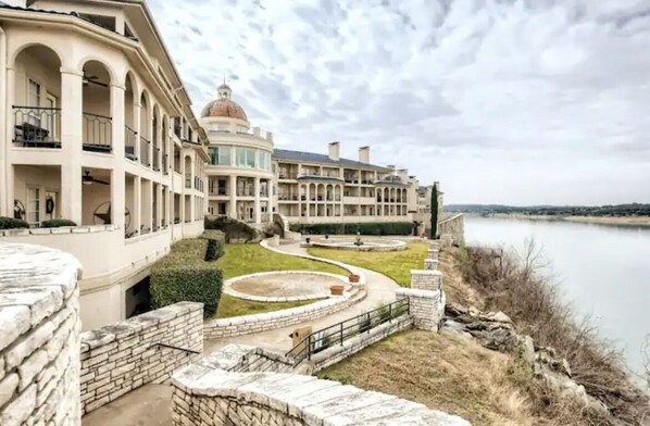 Property grounds - Puerto Azul - The Island at Lake Travis (Lago Vista)