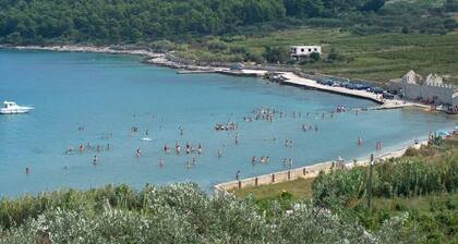 Stylish Lumbarda Villa Hera - Sleeps 10 + Private Pool, Close to Beaches