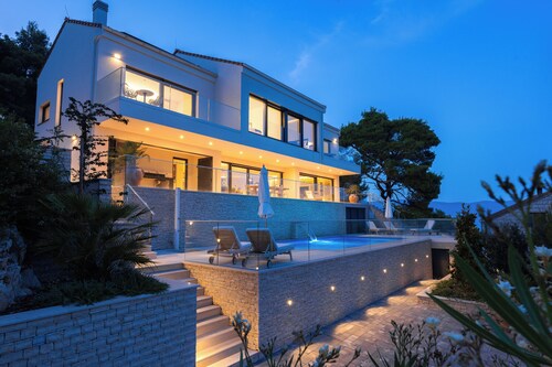 Stylish Lumbarda Villa Hera - Sleeps 10 + Private Pool, Close to Beaches