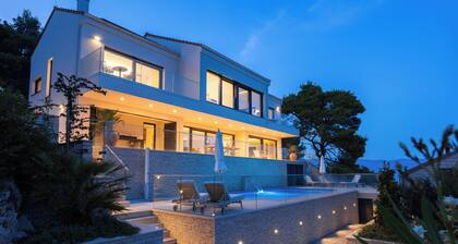 Stylish Lumbarda Villa Hera - Sleeps 10 + Private Pool, Close to Beaches