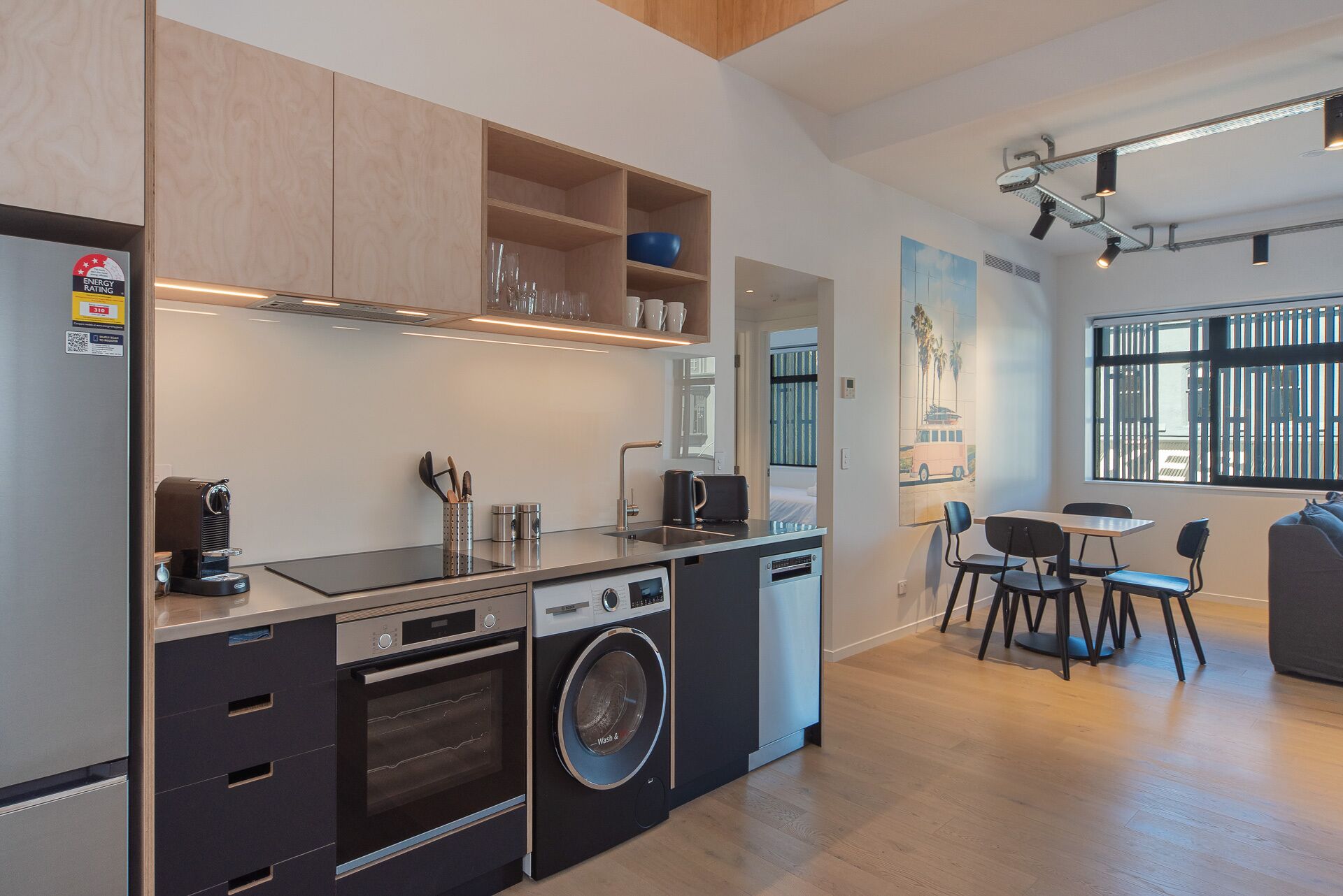 Refrigerador, microondas, horno, placa de cocina