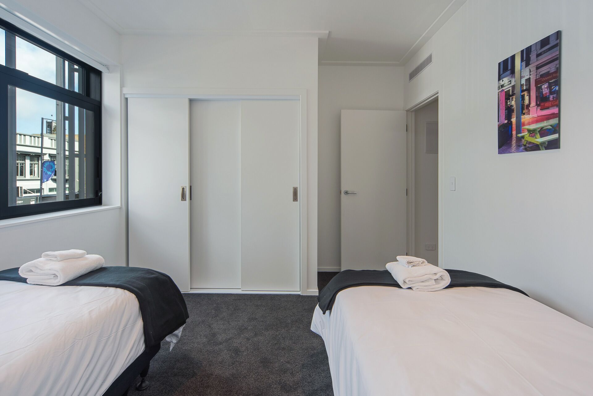 2 slaapkamers, een strijkplank/strijkijzer, gratis wifi, beddengoed