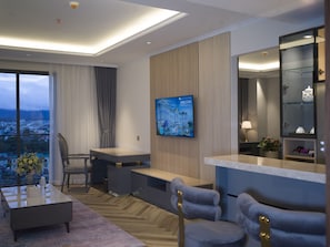 Executive Suite | Private kitchen - MERPERLE DALAT HOTEL (Da Lat)