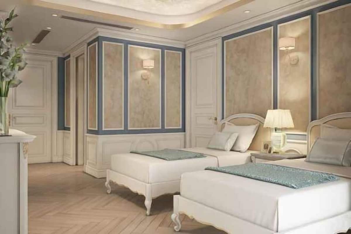 Minibaari, tallelokero huoneessa, työpöytä