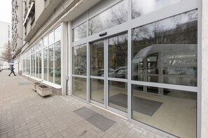 Exterior - Warsaw Center Apartment by Renters (Warsaw)