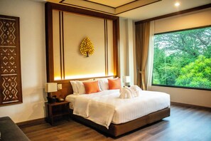 Minibar, in-room safe, desk, iron/ironing board - Na Napa Wellness Spa & Resort (San Sai)