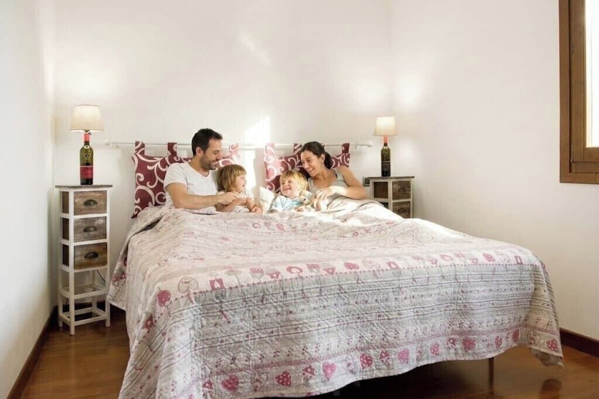 Family House, Vineyard View | Iron/ironing board, free WiFi