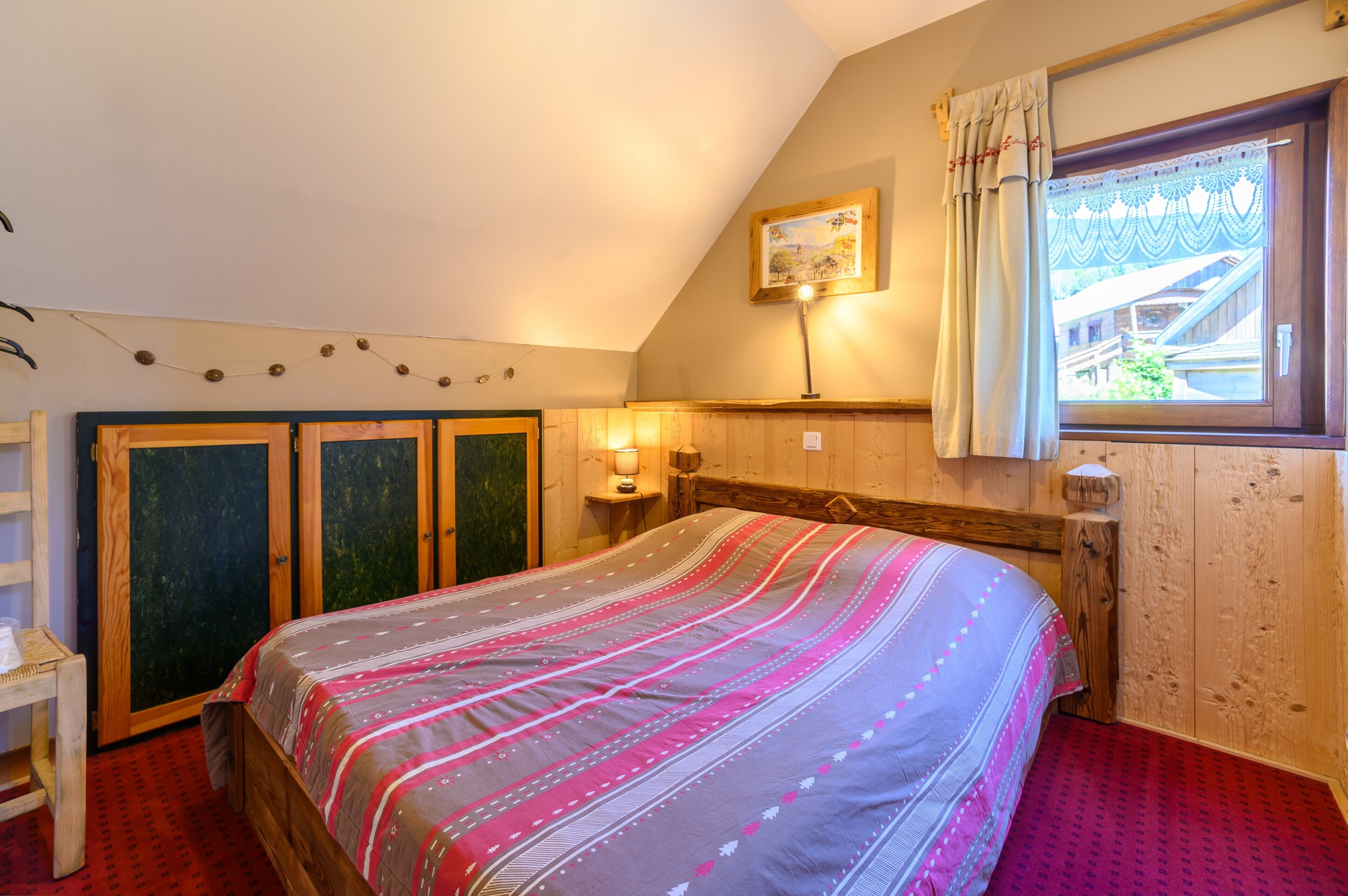 3 bedrooms, iron/ironing board, free WiFi