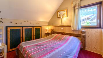 3 bedrooms, iron/ironing board, free WiFi