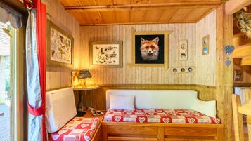 3 bedrooms, iron/ironing board, free WiFi