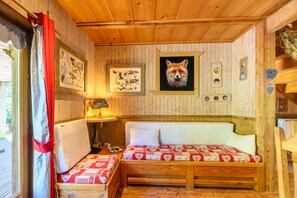 3 makuuhuonetta, silitysrauta/-lauta, ilmainen Wi-Fi