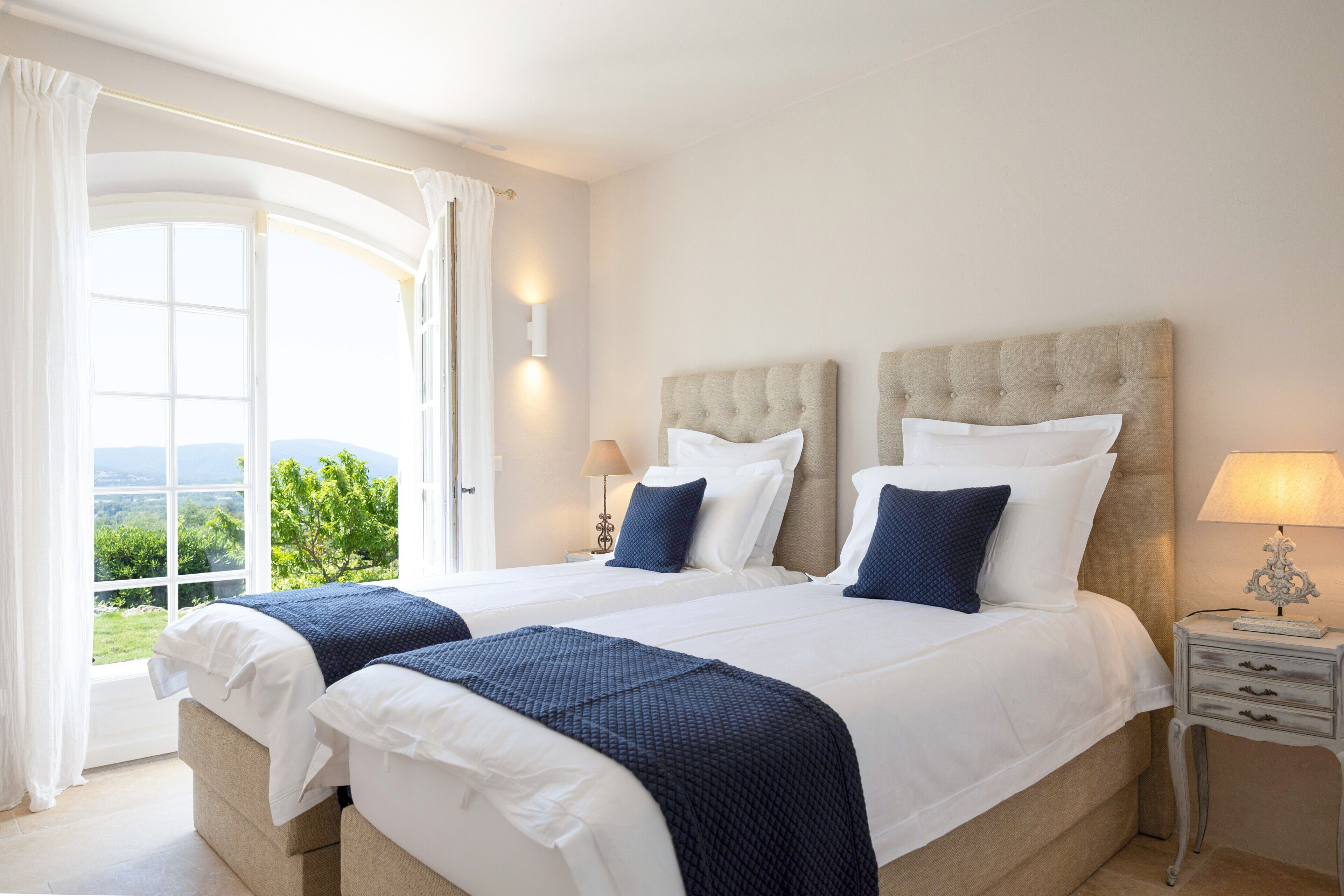 5 室のベッドルーム、アイロン / アイロン台、WiFi (無料)、ベッドシーツ