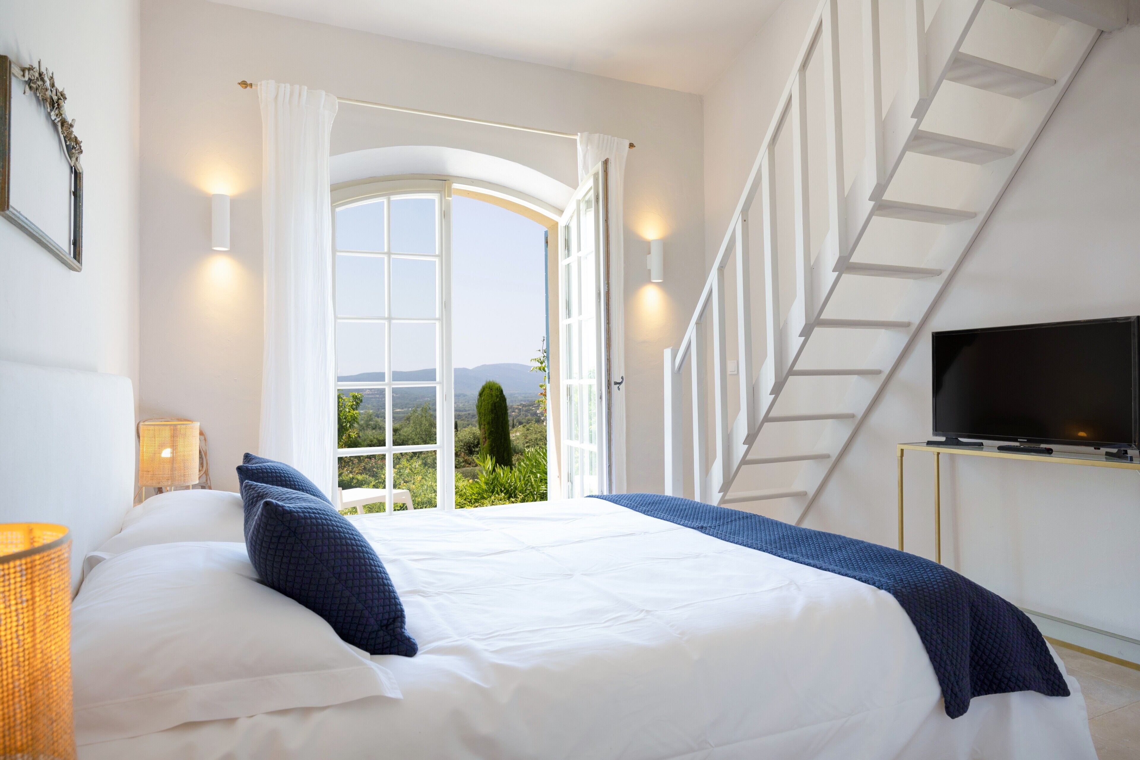 5 slaapkamers, een strijkplank/strijkijzer, gratis wifi, beddengoed