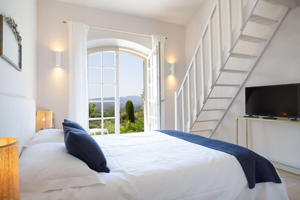 5 slaapkamers, een strijkplank/strijkijzer, gratis wifi, beddengoed