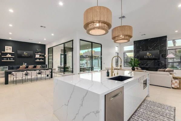 Interior - Anderson LUX Estate/Private Bar&Pool/Sleeps 12 (Scottsdale)