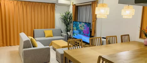 Smart TV, computer monitors