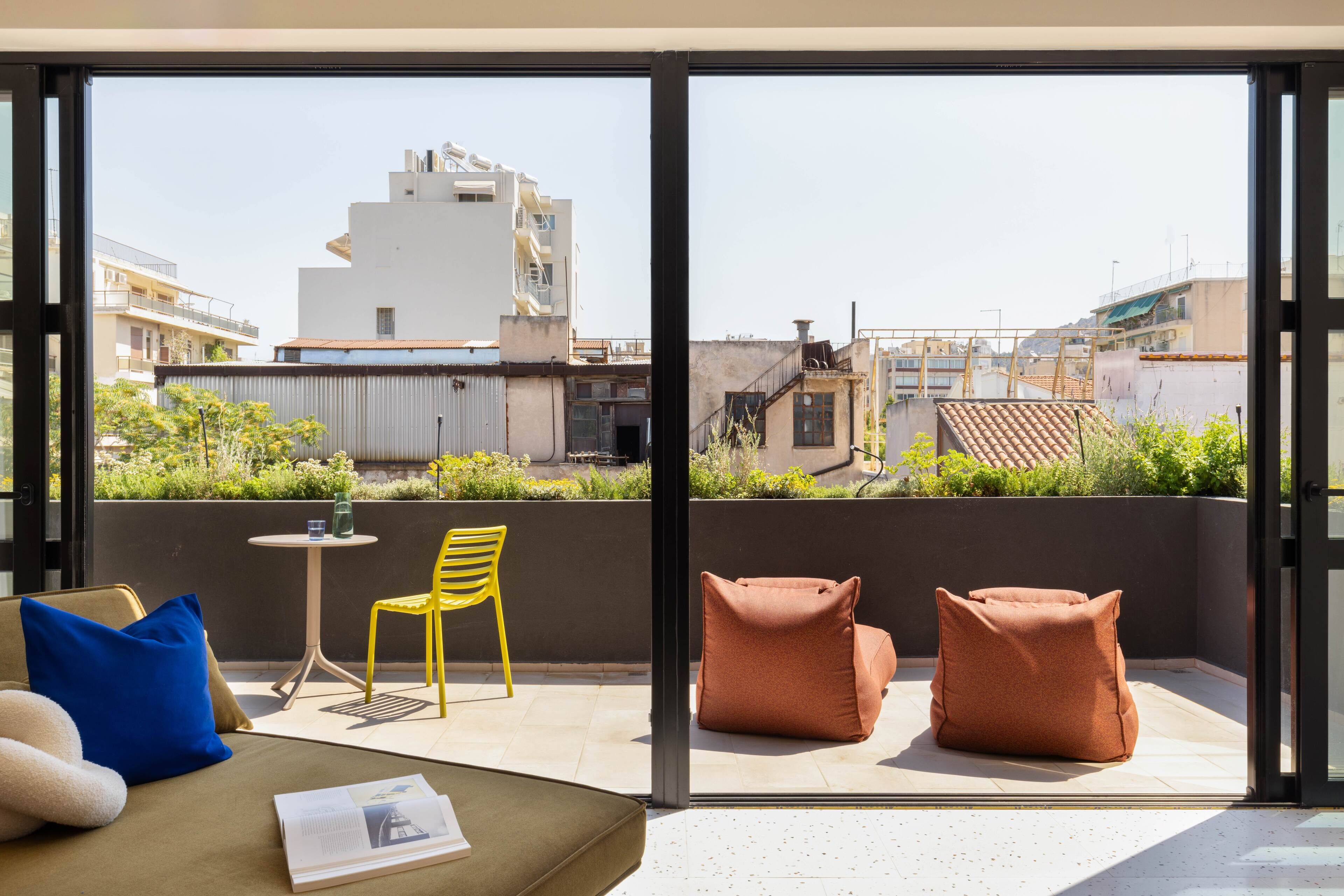 Penthouse with Terrace & Acropolis view | 露台/庭院