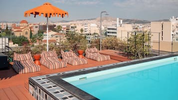 Seasonal outdoor pool, sun loungers