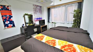 1 bedroom, desk, free WiFi, bed sheets