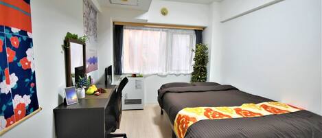 1 bedroom, desk, free WiFi, bed sheets