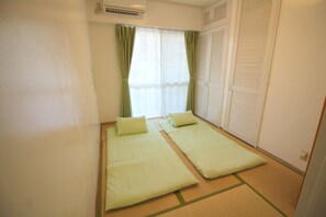 2 Schlafzimmer, Schreibtisch, Bügeleisen/Bügelbrett, kostenloses WLAN