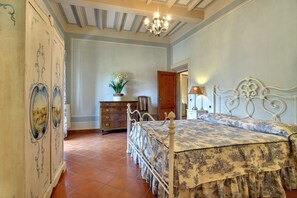 4 Schlafzimmer, Bügeleisen/Bügelbrett, WLAN