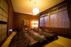 3 bedrooms, desk, free WiFi, bed sheets - Rin Bettei RIN a spacious traditional Kyoto townh / Kyoto Kyōto (Kyoto)