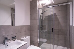 淋浴設備、風筒、提供毛巾