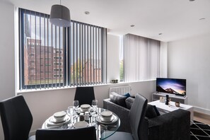 Dining - Smart Studio Stay Zeni Alexandra Rise Manchester (Manchester)