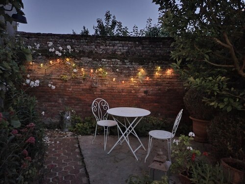 Charming 4-Bed Home with Garden, Wi-Fi, and Modern Amenities in Picardy