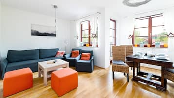 Apartment (1B/8) | Living area | Flat-screen TV