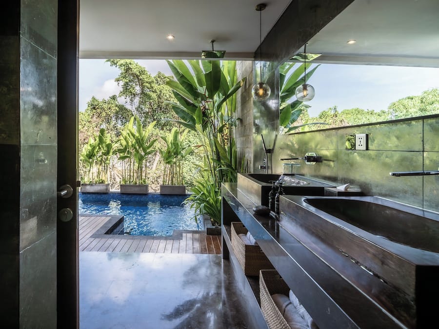 Sky One Bedroom Pool Villa | Bathroom | Bathtub, free toiletries, hair dryer, bathrobes