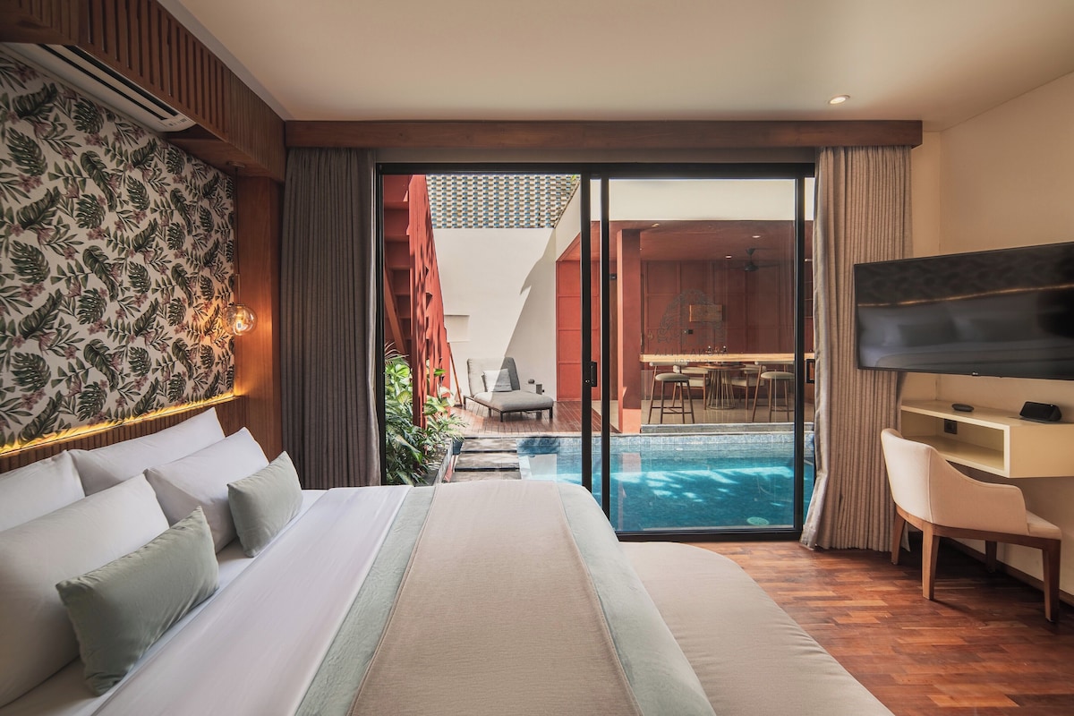 Brand New - One Bedroom Villa with Private Pool | Premium bedding, in-room safe, desk, laptop workspace