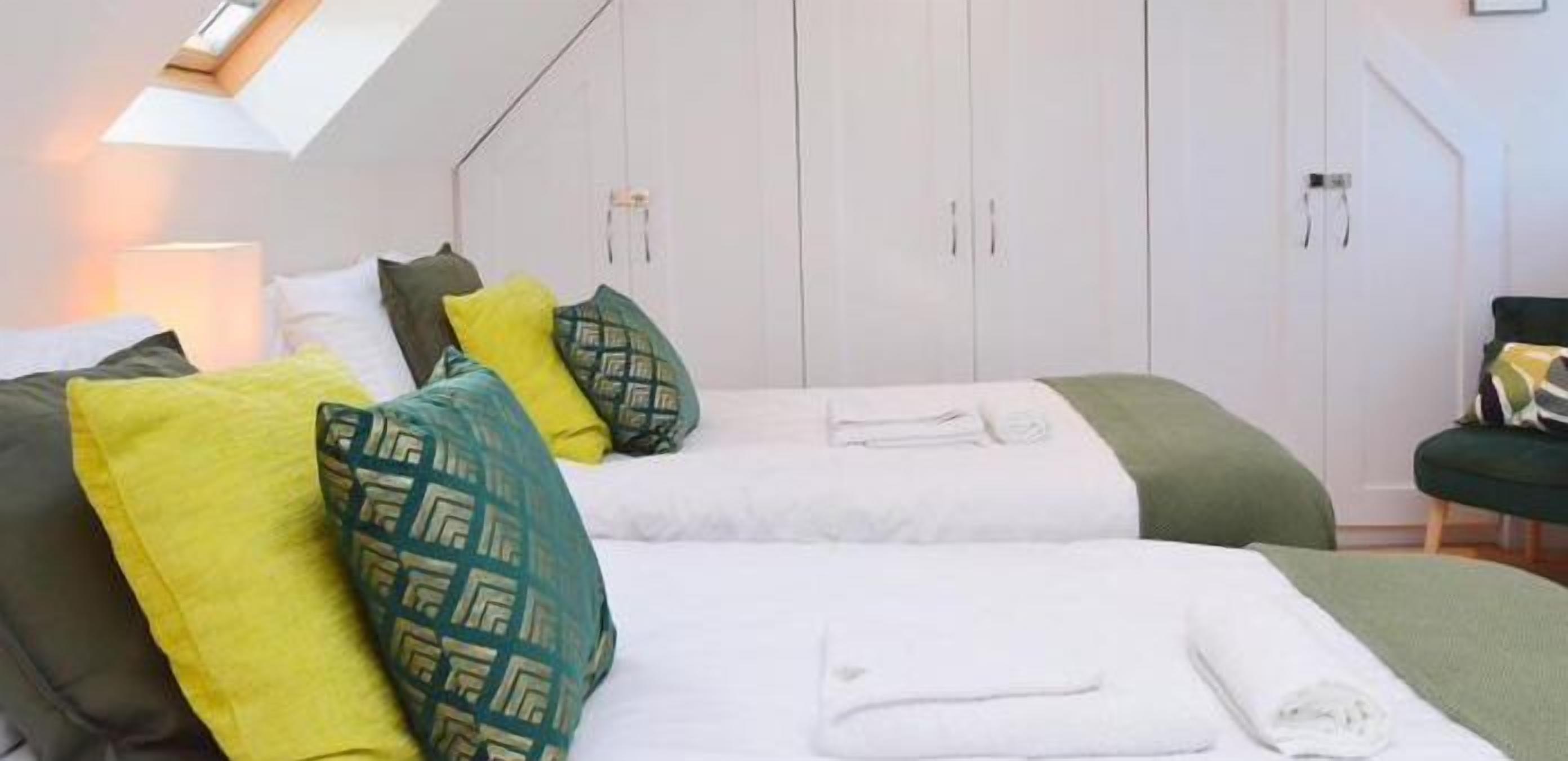 4 chambres, fer et planche à repasser, lit parapluie, Wi-Fi gratuit