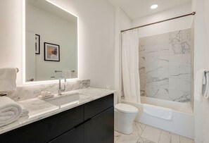 Hair dryer, towels - Modern,  New Condo, on Nashville's riverfront. Beautifully decorated for an out of this world stay. (Nashville)