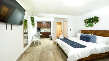 Silitysrauta/-lauta, vauvan matkasänky, ilmainen Wi-Fi, vuodevaatteet