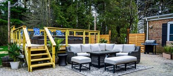 Pvt Swim Pond, Hot tub, Pickleball