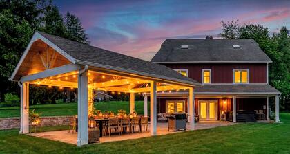 Private Estate | Sleeps 35 | 9 Bed 9.5 Bath | 2 Homes | Theater | Pond | Sport Court | Hot Tub | Sauna