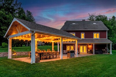 Private Estate | Sleeps 35 | 9 Bed 9.5 Bath | 2 Homes | Theater | Pond | Sport Court | Hot Tub | Sauna