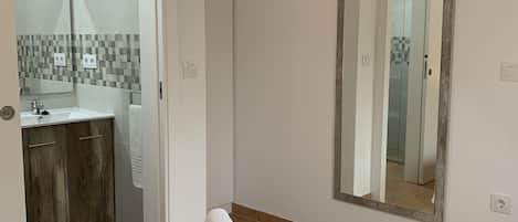 1 bedroom, iron/ironing board, bed sheets