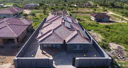 WIMBAYI GUESTHOUSE & BnB