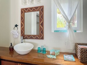Hair dryer, towels - "EagleRay" Beachfront Cabin @ NorthBeachRetreat (San Pedro Town)