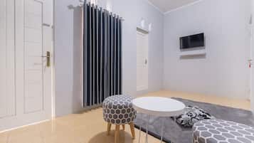 Basic Süit | Dizüstü bilgisayar çalışma alanı, ücretsiz kablosuz İnternet